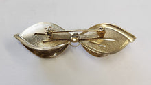 Load image into Gallery viewer, Gold Bow Pin
