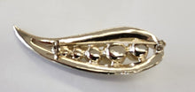 Load image into Gallery viewer, Rhinestone &amp; Faux Pearls Brooch
