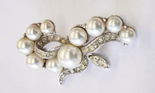 Load image into Gallery viewer, Rhinestone &amp; Faux Pearls Brooch
