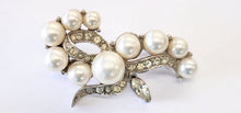 Load image into Gallery viewer, Rhinestone &amp; Faux Pearls Brooch
