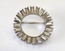 Load image into Gallery viewer, Vintage Rhinestone Circle Brooch
