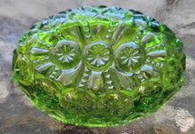 Load image into Gallery viewer, Vintage L. E. Smith Moon &amp; Stars Emerald Glass Ashtray

