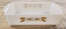 Load image into Gallery viewer, Vintage Fire King Wheat 409 Casserole Dish
