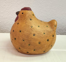 Load image into Gallery viewer, Polka Dotted Pottery Chicken
