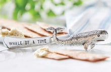 Load image into Gallery viewer, NEW Whale of a Time Spreader 4031038
