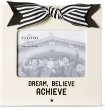 Load image into Gallery viewer, NEW Graduation Frame - 63014
