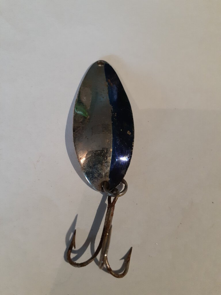Vintage Little Cleo Seneca, 1/4oz Nickel/blue fishing spoon #17166