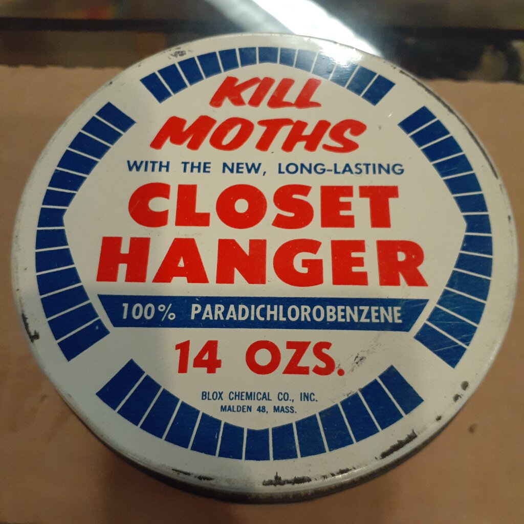 Blox Chemical Closet Hanger Tin