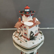 Load image into Gallery viewer, Harbour Lights Christmas 2000 Hereford Inlet, NJ Lighthouse w/Box
