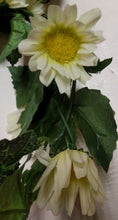 Load image into Gallery viewer, NEW 6 ft Garland - Daisies
