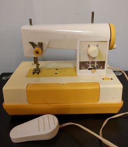 Vintage Kids Singer Sewing Machine 