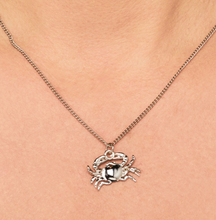 Load image into Gallery viewer, NEW Silver Crab Necklace 30017
