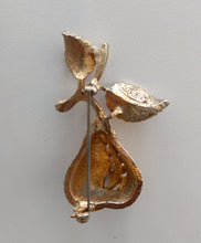 Load image into Gallery viewer, Vintage Napier Pear Brooch Pin
