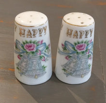 Load image into Gallery viewer, Vintage Lefton #6293 Salt &amp; Pepper Shakers - Happy Anniversary
