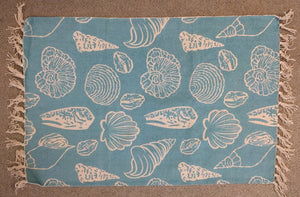 NEW 2' x 3' Turquoise Rug with White Shells