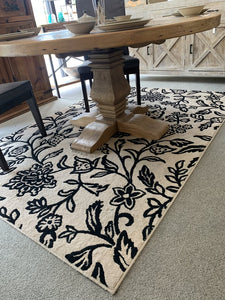 Black and Tan Floral Rug 63 x 90