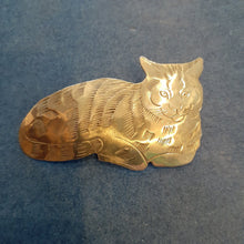 Load image into Gallery viewer, NEW Pin - Stamped Metal Textured Cat Silver
