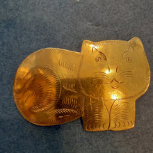 Load image into Gallery viewer, NEW Pin - Stamped Metal Medium Cat Gold
