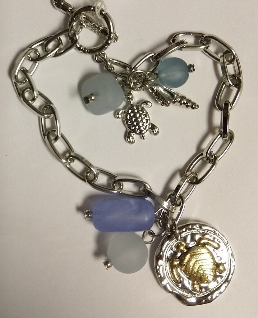 NEW Bracelet - Silver Chain with Sea Turtle 8005808