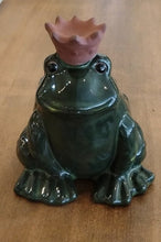Load image into Gallery viewer, NEW Terracotta King Frog 3243555A
