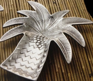NEW Textured Aluminum Palm Tree Tray 7857