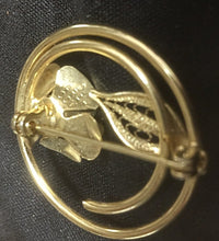 Load image into Gallery viewer, Vintage Sarah Coventry Gold Brooch with Rose
