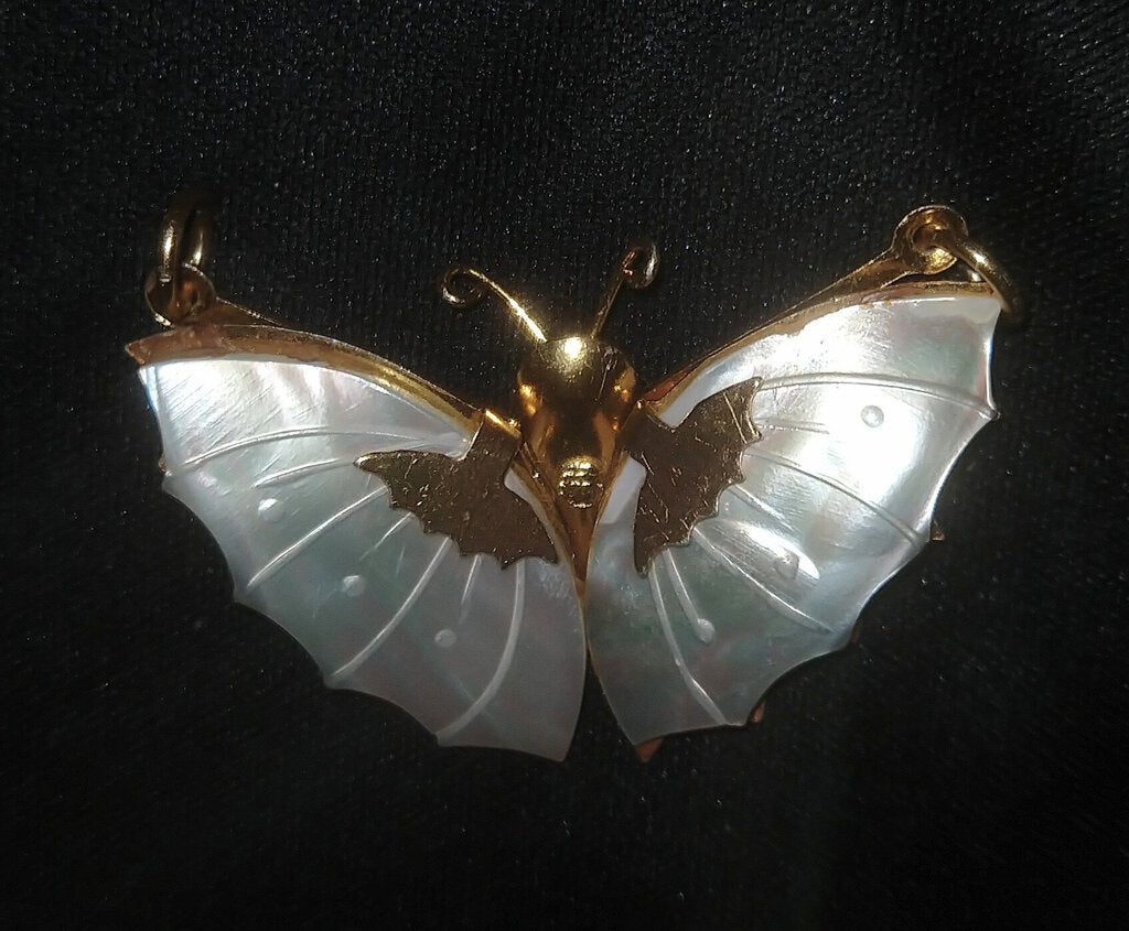Butterfly Pendant - Mother of Pearl