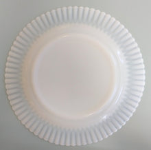 Load image into Gallery viewer, Vintage Macbeth-Evans Monax Petalware Dinner Plate
