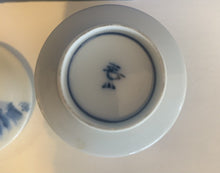 Load image into Gallery viewer, Japanese Tea Cup w/Lid
