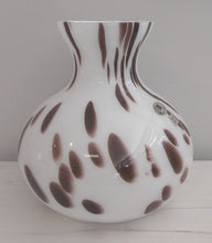 Load image into Gallery viewer, Maestri Vetrai Art Glass Vase - Italy
