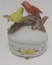 Load image into Gallery viewer, Vintage Lefton China 03433 Trinket Box - Red &amp; Yellow Birds
