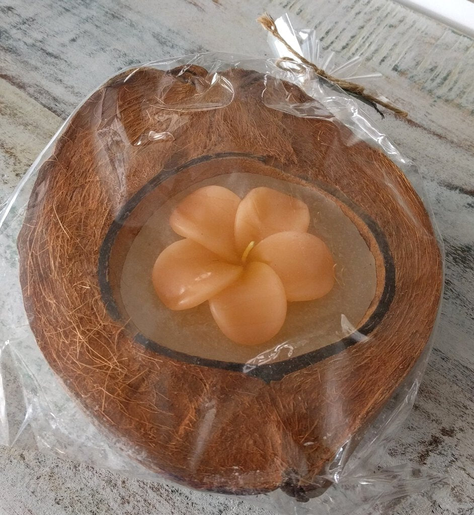 NEW Plumeria Coconut Candle - Lg - Lt Or/Ye