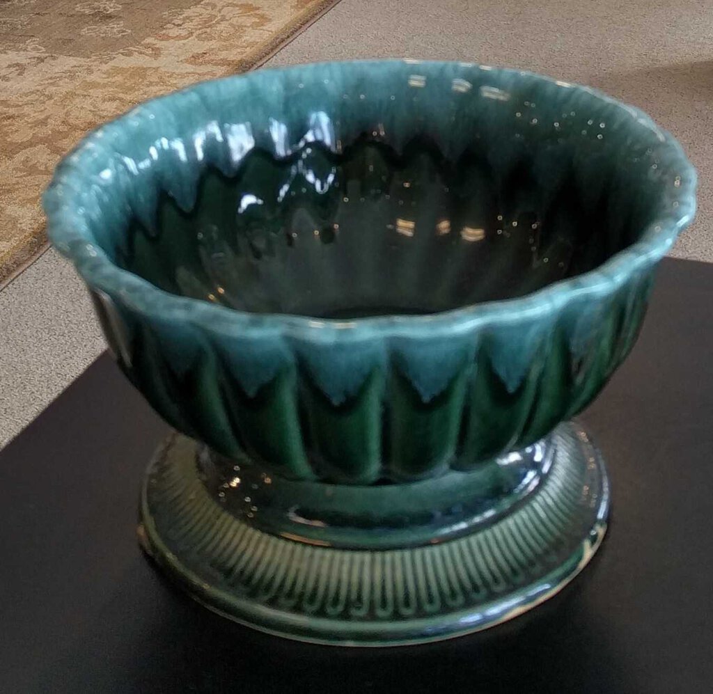 Vintage Hull USA Pottery B19 Green Drip Glaze Scalloped Pedestal Bowl